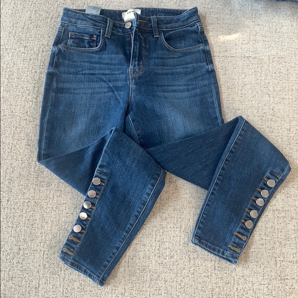 L’AGENCE Jeans - 25 with ankle button detail